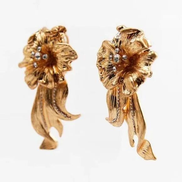 Elegant Gold Floral Earrings #1647 - Picture 2 of 4